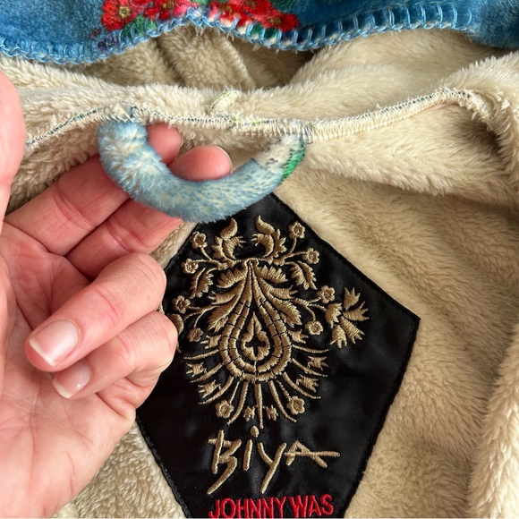 Johnny Was Biya Shellinay Sherpa Jacket with Tote Gift Bag - Picture 14 of 16